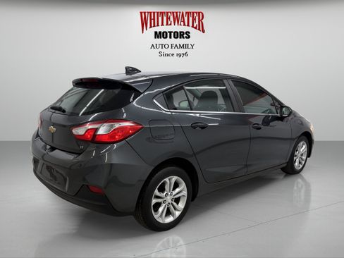 Used 2019 Chevrolet Cruze LT FWD image 4
