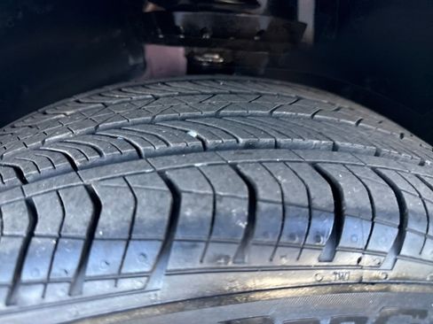 Used 2025 Chevrolet Trax RS image 31