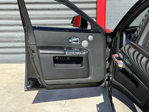 Used 2018 Rolls-Royce Ghost RWD image 20