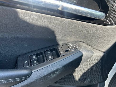 Certified 2023 Kia Seltos EX AWD/4WD image 17