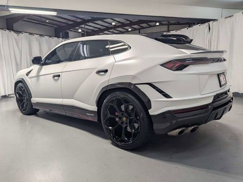 Used 2023 Lamborghini Urus Performante AWD/4WD image 4