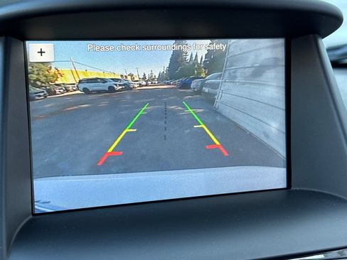 Used 2016 Ford Fiesta Titanium image 19