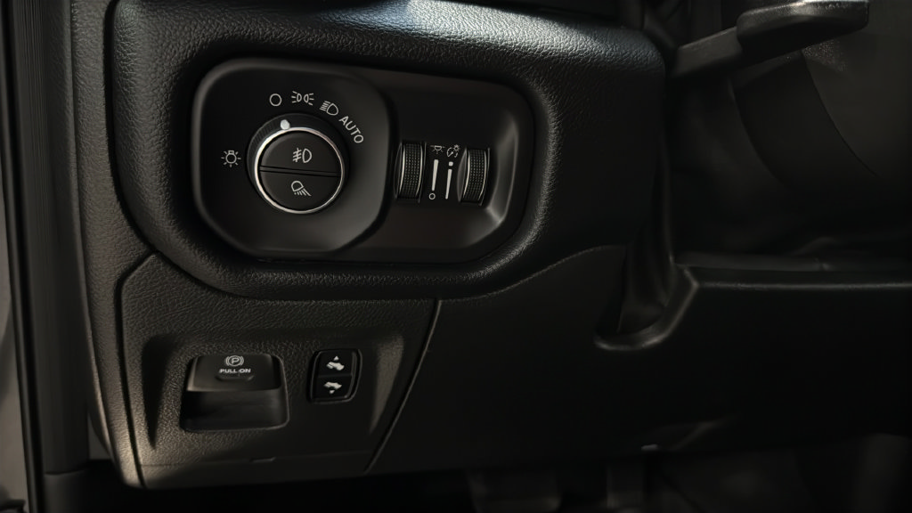 Used 2019 RAM 1500 Big Horn AWD/4WD image 37