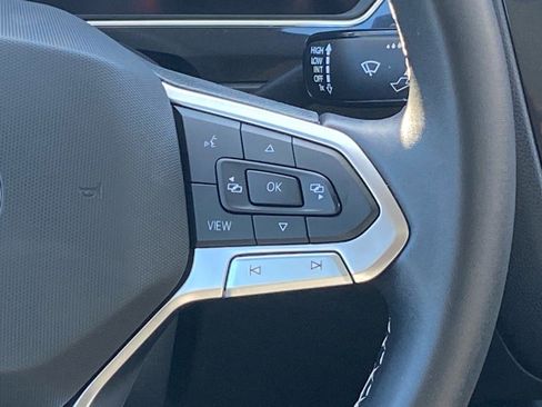 Certified 2022 Volkswagen Tiguan SE w/ Panoramic Sunroof Package image 7