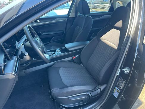 Used 2025 Kia K5 LXS FWD image 37
