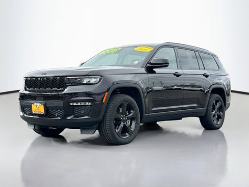 Used 2023 Jeep Grand Cherokee L Limited w/ Luxury Tech Group II image 13