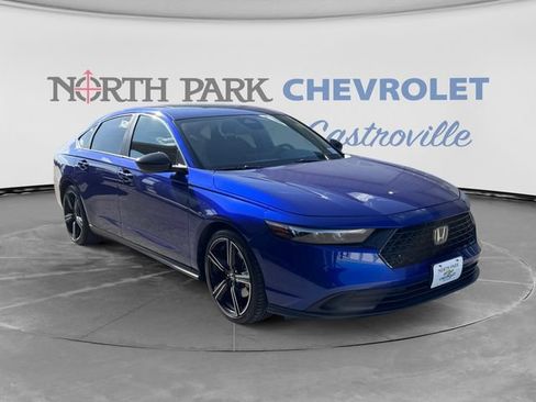 Used 2024 Honda Accord Sport image 1