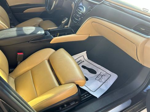 Used 2013 Cadillac XTS Premium image 12