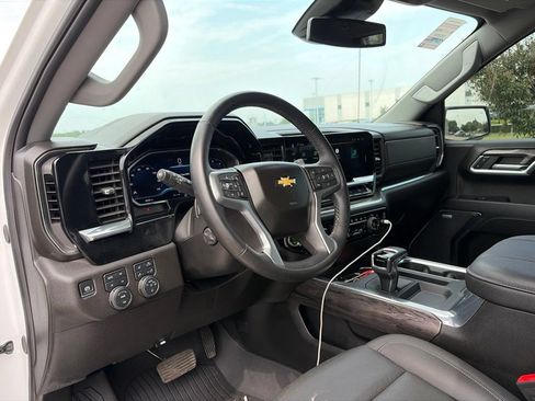 Used 2024 Chevrolet Silverado 1500 LTZ AWD/4WD image 56