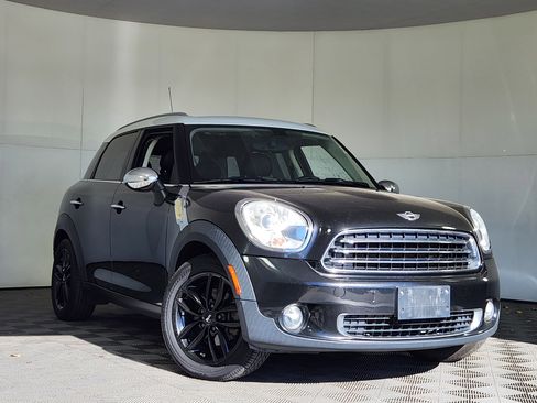 Used 2013 MINI Cooper Countryman image 1