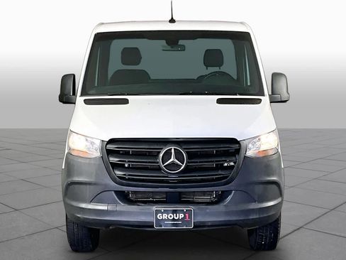 Used 2019 Mercedes-Benz Sprinter 144 image 4