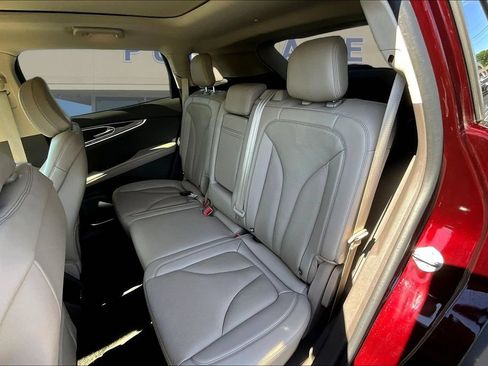 Used 2021 Lincoln Nautilus Reserve FWD image 24