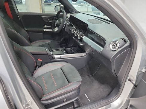 Used 2024 Mercedes-Benz GLB 35 AMG 4MATIC image 20