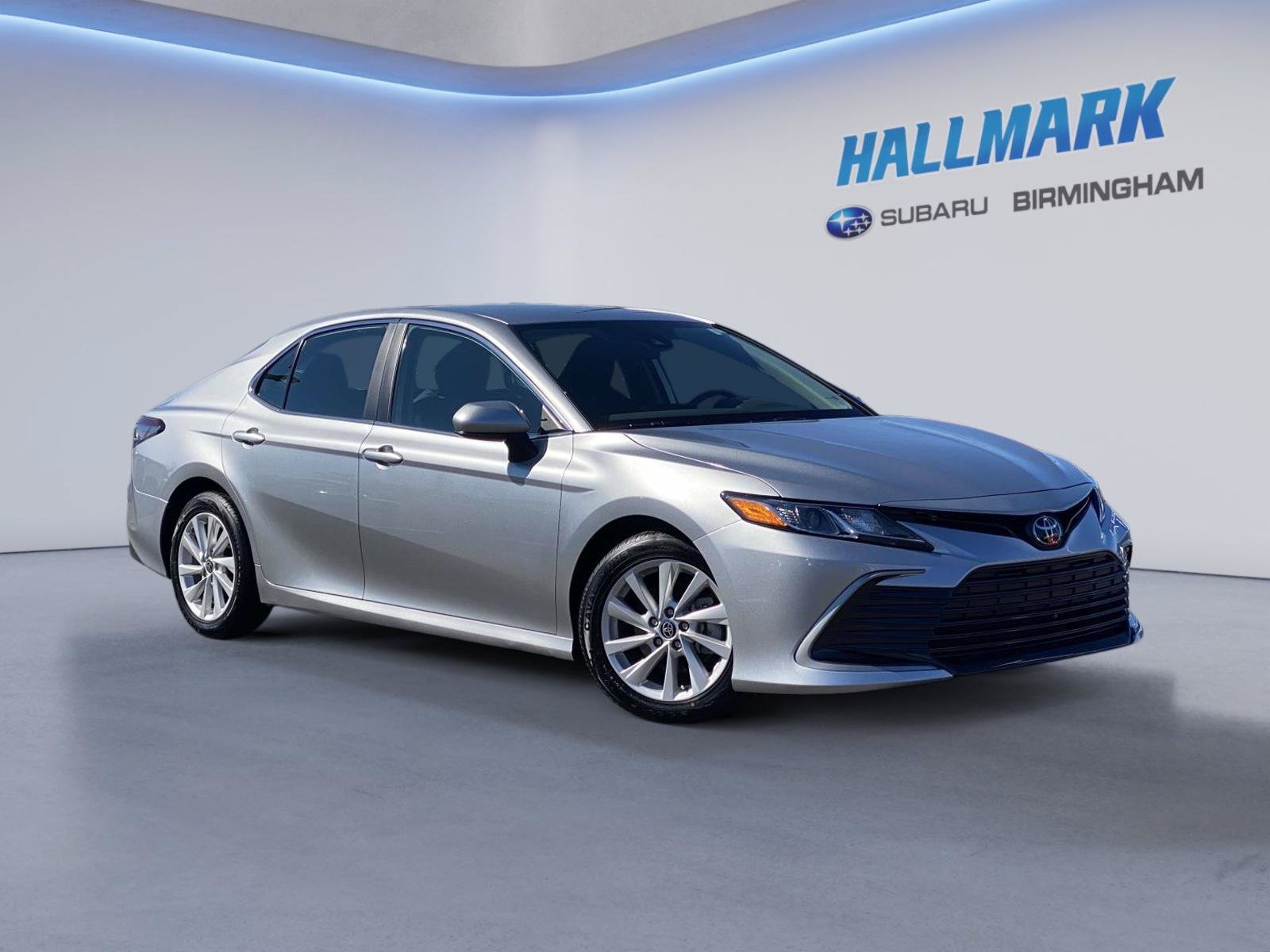 Used 2022 Toyota Camry LE FWD image 1