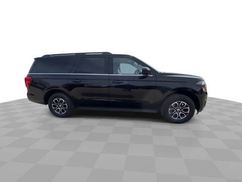 Used 2024 Ford Expedition Max XLT AWD/4WD image 3