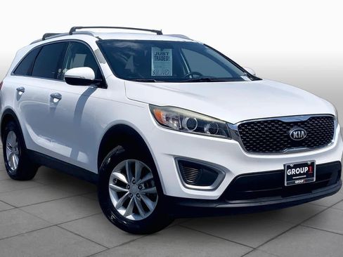 Used 2016 Kia Sorento FWD w/ LX Convenience Package image 3
