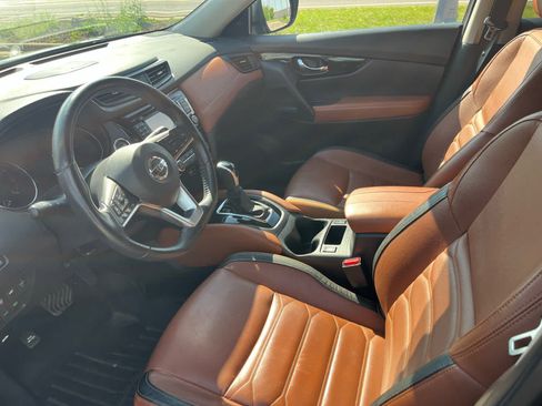 Used 2017 Nissan Rogue SL w/ SL Premium Package AWD/4WD image 10