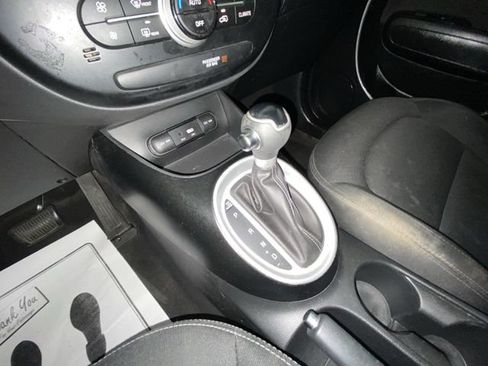 Used 2018 Kia Soul + FWD image 19