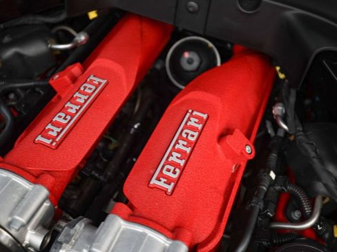 Certified 2019 Ferrari Portofino RWD image 25