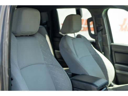 Used 2025 Toyota Tacoma SR5 RWD image 38