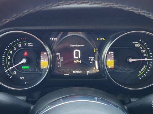 Used 2023 Jeep Wrangler Unlimited Sahara AWD/4WD image 17