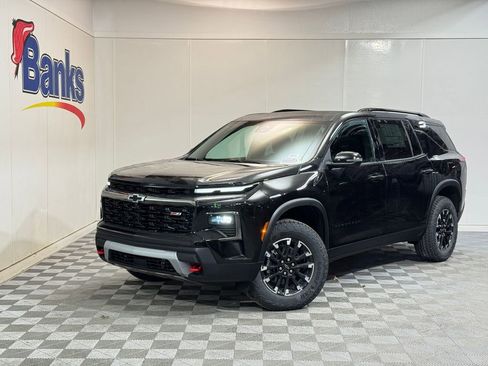 New 2026 Chevrolet Traverse Z71 w/ Driver Confidence Package image 2