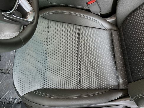 New 2025 Chevrolet Trax LT w/ Driver Confidence Package FWD image 19