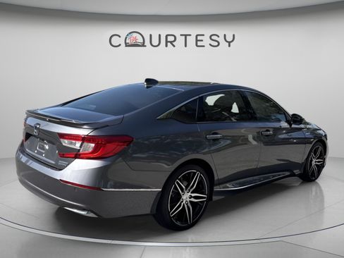 Used 2022 Honda Accord Touring image 5