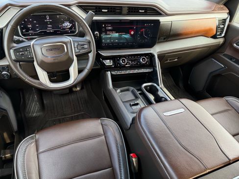 Used 2024 GMC Sierra 2500 Denali w/ Denali Reserve Package image 12