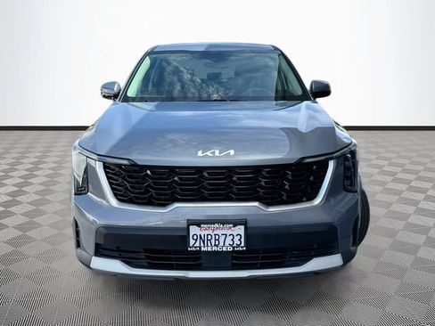 Used 2024 Kia Sorento LX FWD image 2