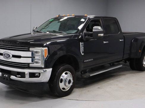 Used 2019 Ford F350 Lariat w/ Lariat Ultimate Package image 9