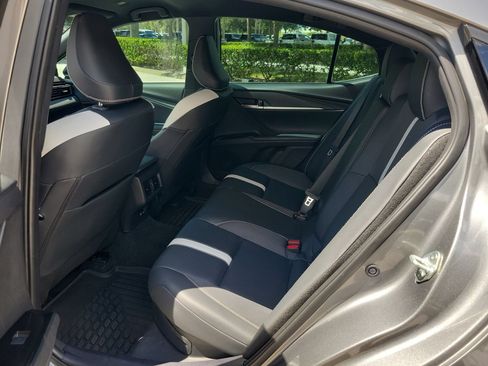 Used 2025 Toyota Camry SE FWD image 11