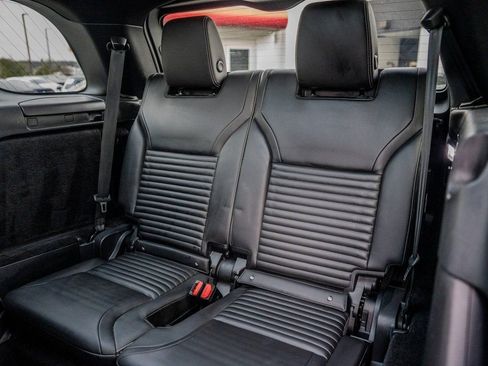 Used 2023 Land Rover Discovery S R-Dynamic image 22