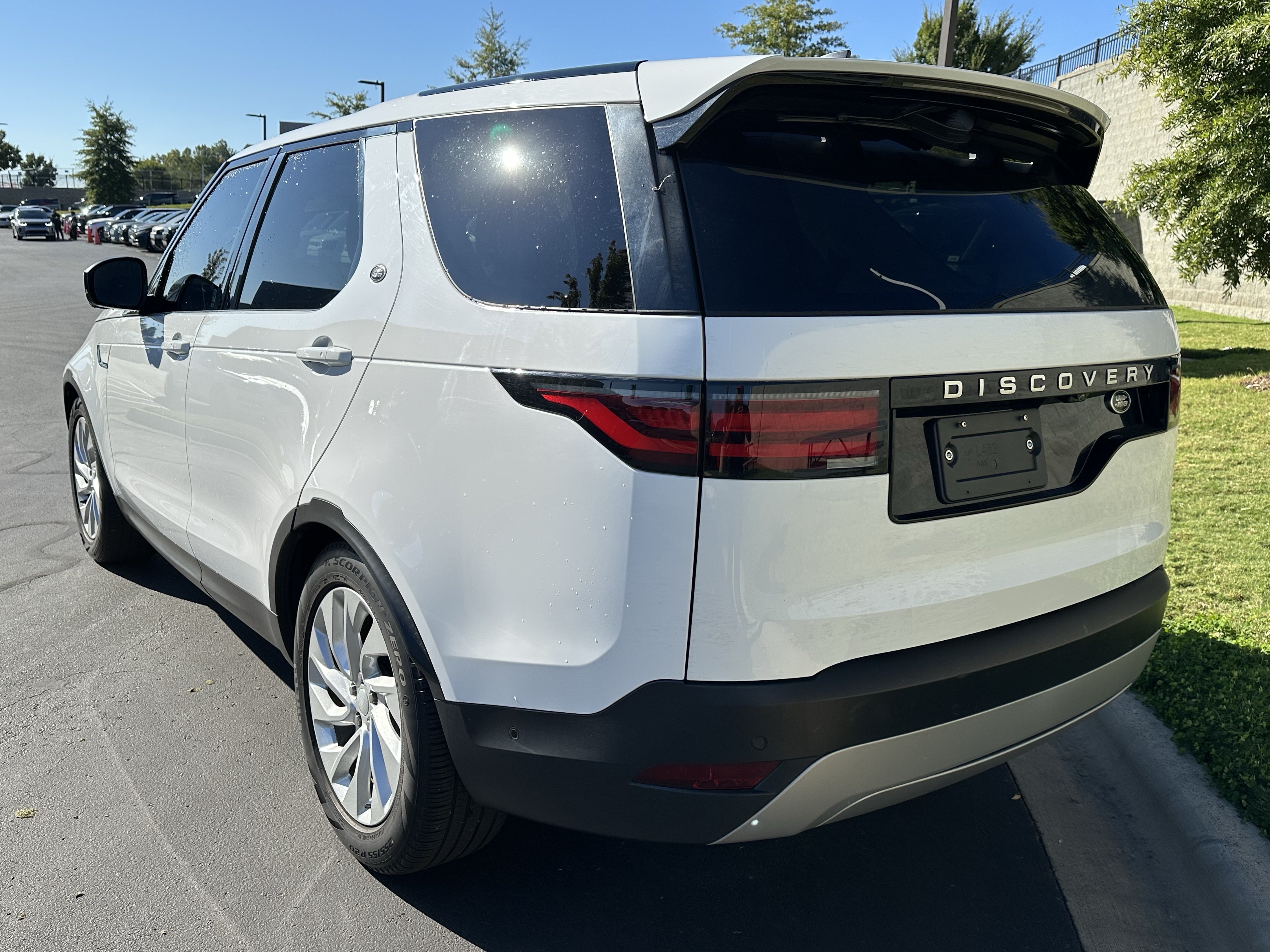 Certified 2023 Land Rover Discovery S AWD/4WD image 5