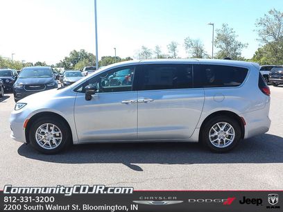 New 2026 Chrysler Pacifica Select
