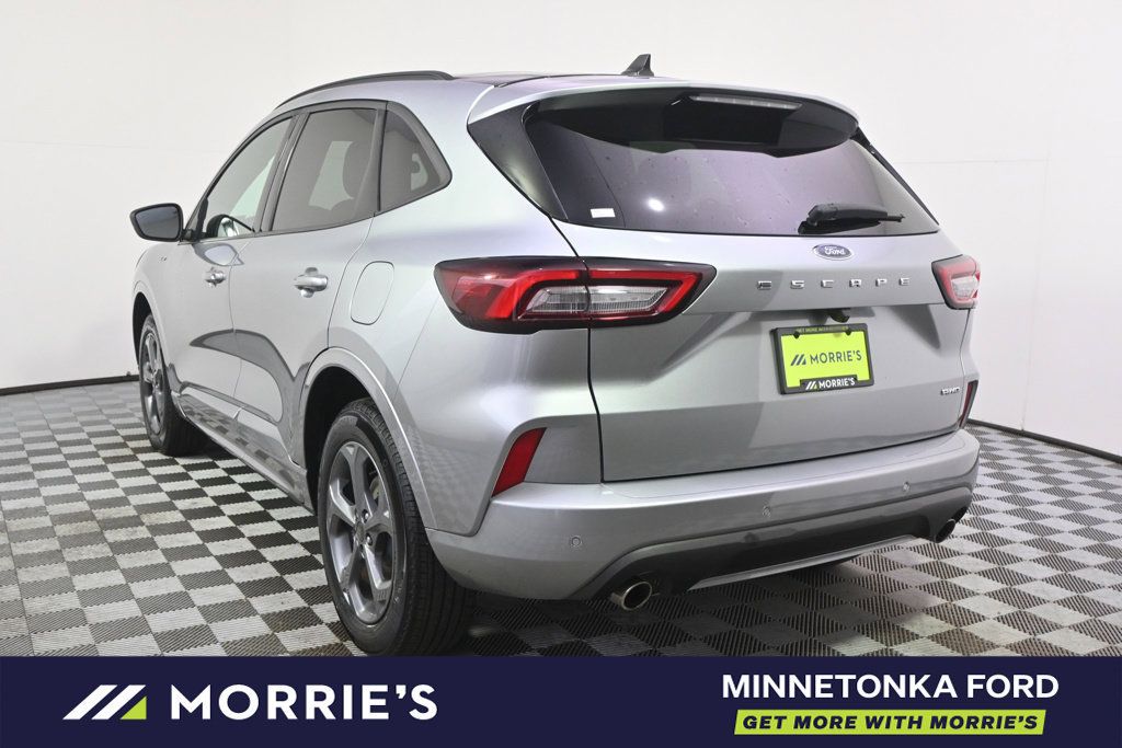Used 2024 Ford Escape ST-Line w/ Tech Pack #1 AWD/4WD image 4