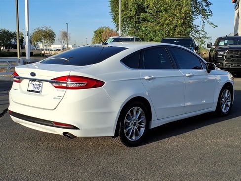 Certified 2017 Ford Fusion SE image 4