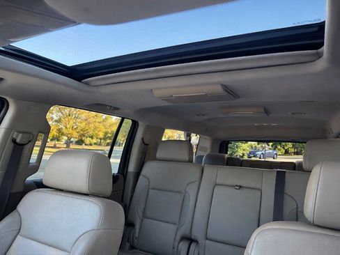 Used 2019 GMC Yukon XL SLT w/ Open Road Package image 7