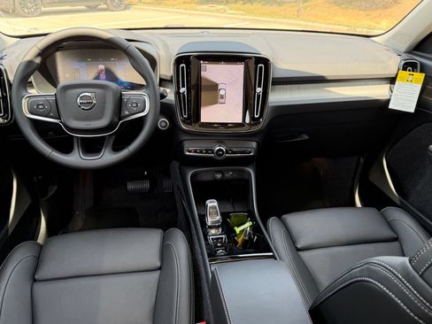 New 2026 Volvo XC40 B5 Plus w/ Climate Package AWD/4WD image 10