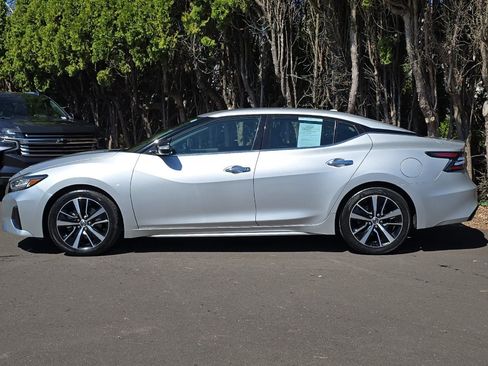 Used 2022 Nissan Maxima SV w/ Floor Mat Group FWD image 7
