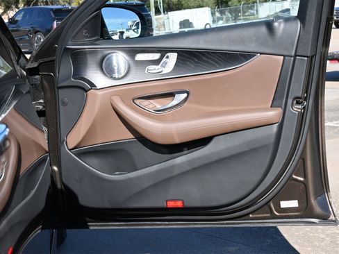 Used 2018 Mercedes-Benz E 300 E 300 image 26