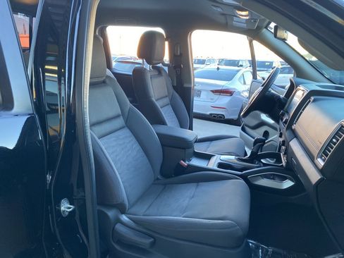 Used 2022 Nissan Frontier SV image 20