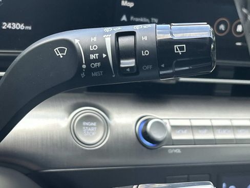 Certified 2025 Hyundai Kona Limited FWD image 33