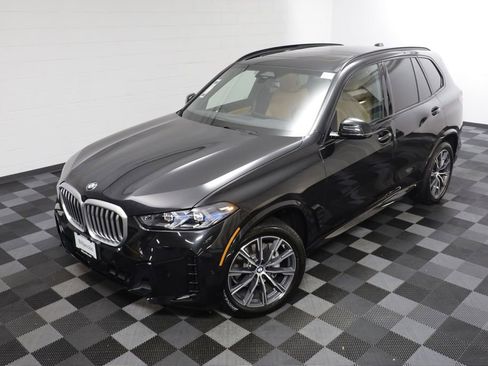 Certified 2026 BMW X5 xDrive40i w/ M Sport Package AWD/4WD image 2