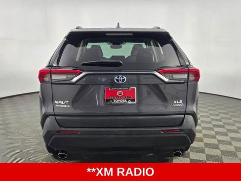 Used 2022 Toyota RAV4 XLE AWD/4WD image 7