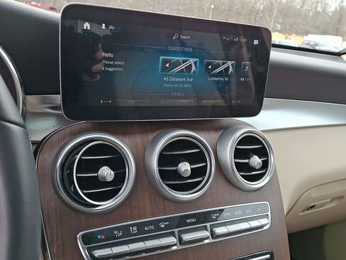 Used 2022 Mercedes-Benz GLC 300 4MATIC image 24