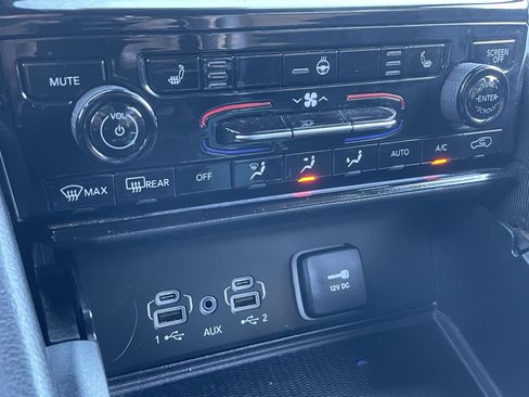 Certified 2024 Jeep Grand Cherokee L Laredo image 26