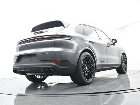 Certified 2026 Porsche Cayenne E-Hybrid AWD/4WD image 50