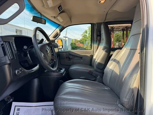 Used 2022 Chevrolet Express 3500 LS RWD image 14