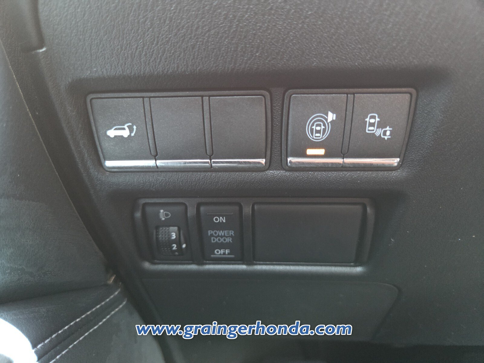 Used 2017 INFINITI QX80 2WD w/ Driver Assistance Package image 20